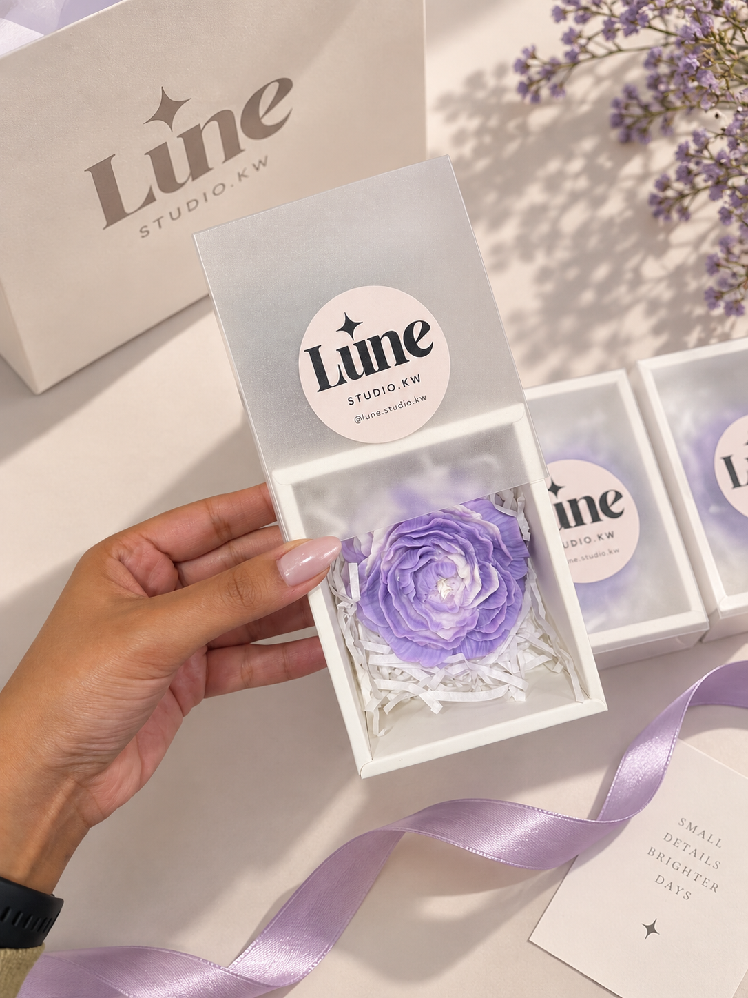 Lune candles giveaways