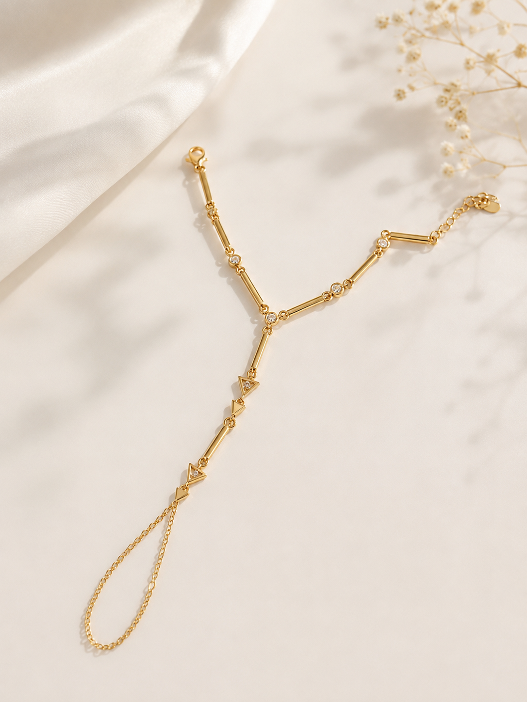 Tria Hand chain