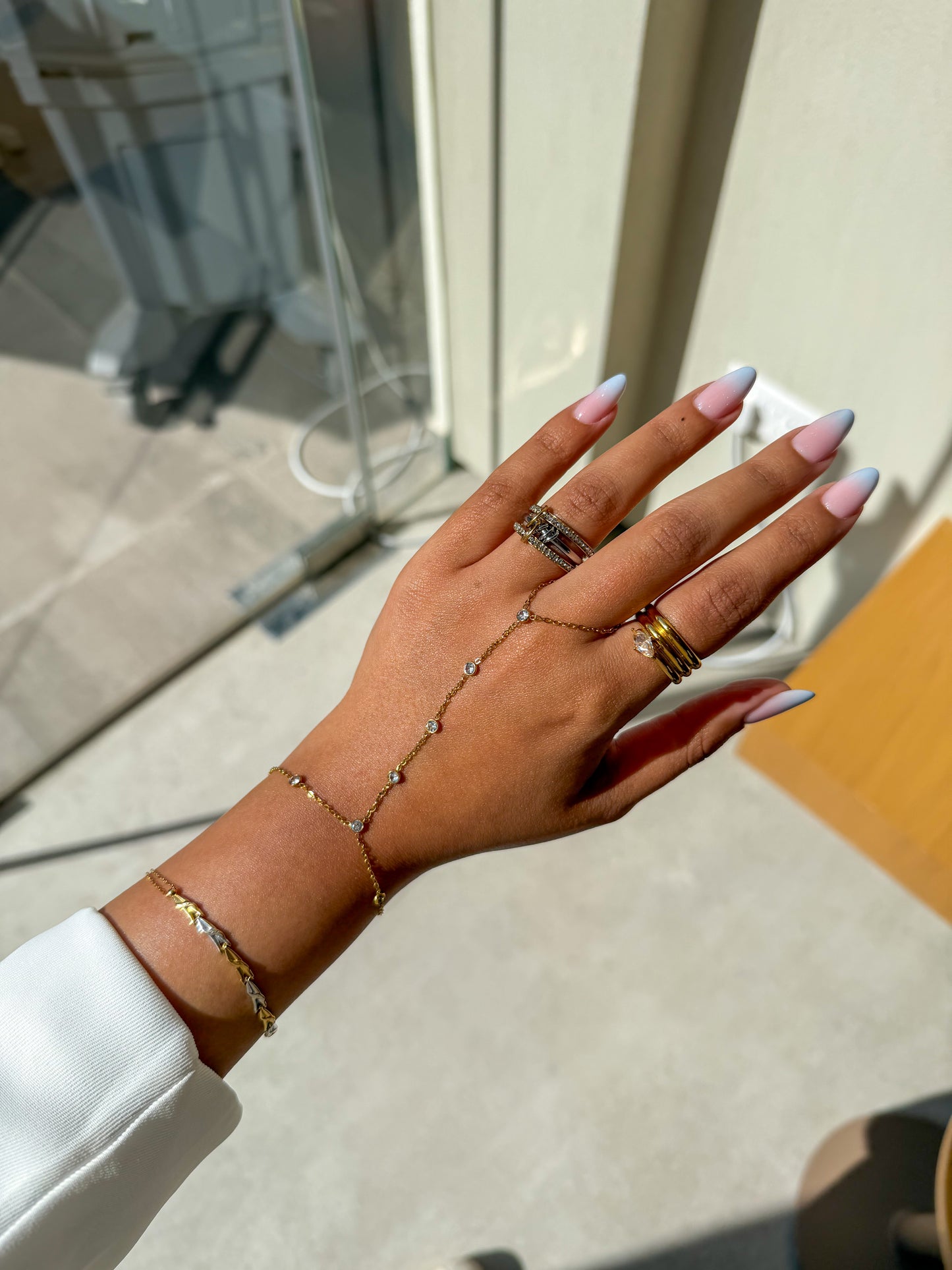 Halo hand chain