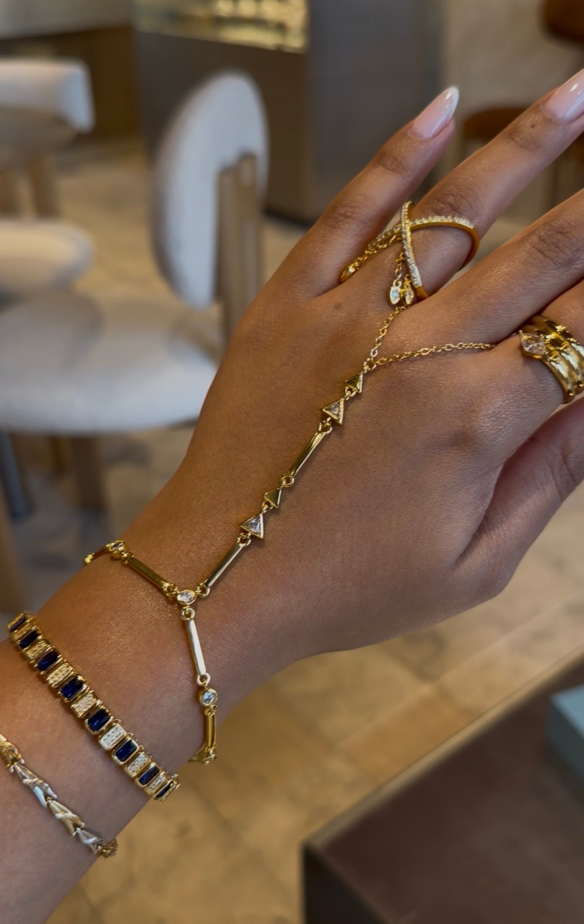 Tria Hand chain